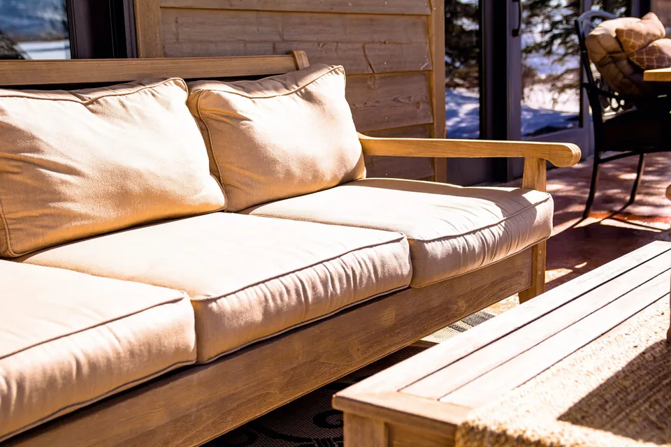 How to Choose the Perfect Outdoor Fabric For your Outdoor Furniture