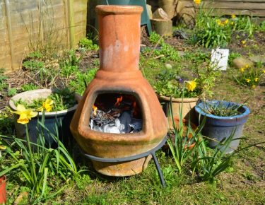 outdoor-winter-pot-fireplace